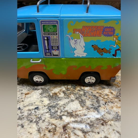 Scooby Doo figures and Ghost Patrol Mystery Machine - Picture 6 of 8
